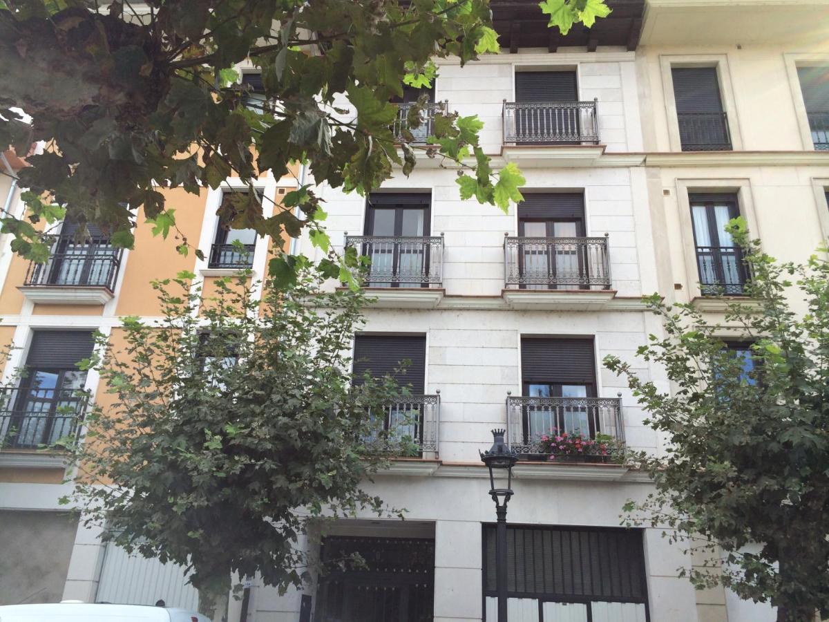 Апартаменты La Vie En Rose Piso En El Centro Бривьеска Экстерьер фото